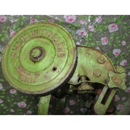 ANTIQUE LAWN MOWER GARDEN PUSH CUTTER MACHINE FOLBATE REAL CI wheel  ENGLAND #