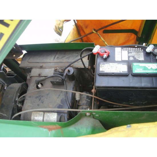 约翰迪尔 214 草坪/园艺拖拉机带吹雪机