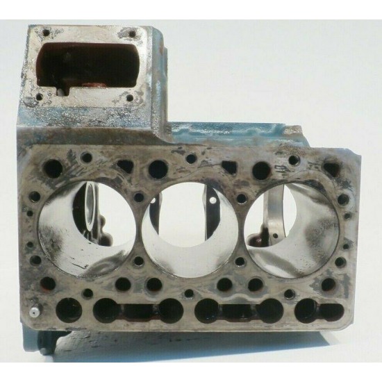 OEM Kubota Diesel LAWN TRACTOR ENGINE ENGINE CYLINDER BLOCK fits D722