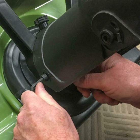 Single Stage Gas Snow Blower Recoil Start Wheel Drive Rust Resistant 18 Inch