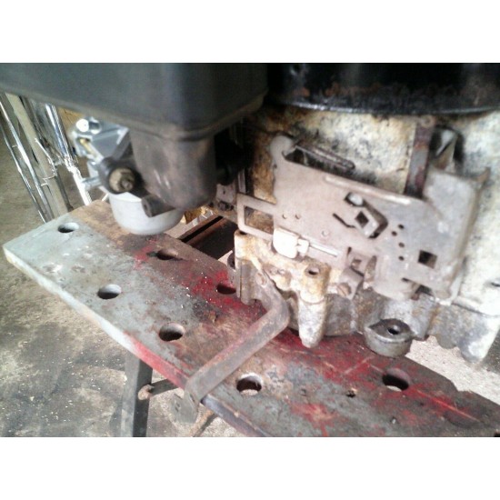 12.5 Briggs & Stratton 垂直轴割草机的引擎 289707 0168 01