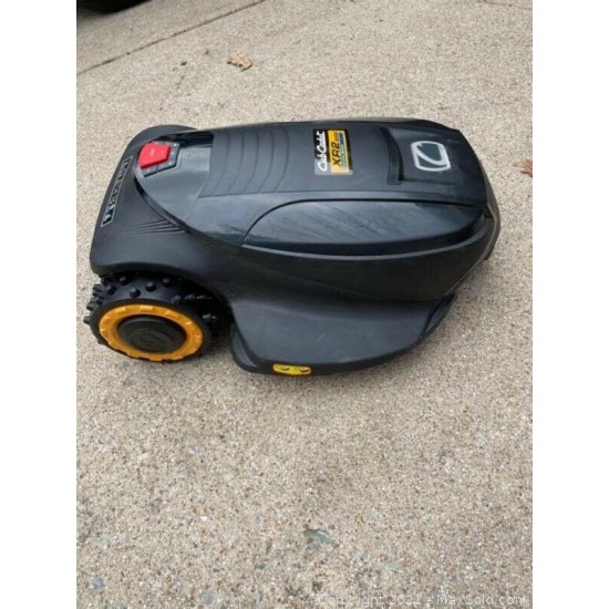 Robotic Lawn Mower Robotic Mower XR2 2000 Cub Cadet