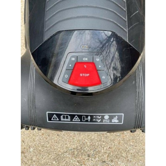 Robotic Lawn Mower Robotic Mower XR2 2000 Cub Cadet