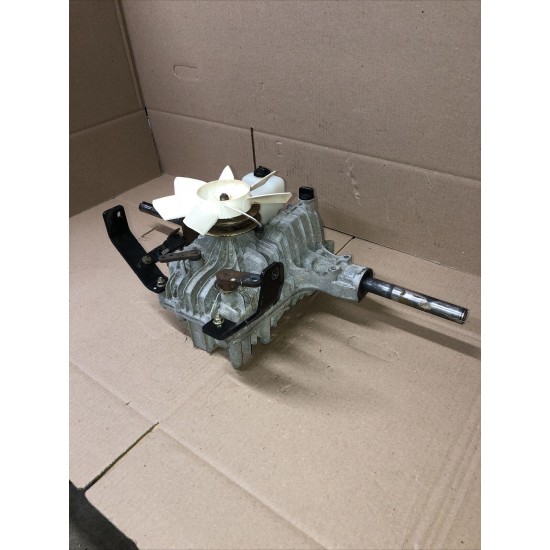 约翰迪尔 190c 割草机拖拉机 tufftorq k62 Hydro 变速驱动桥 am135071 ！