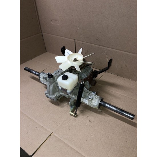 约翰迪尔 190c 割草机拖拉机 tufftorq k62 Hydro 变速驱动桥 am135071 ！