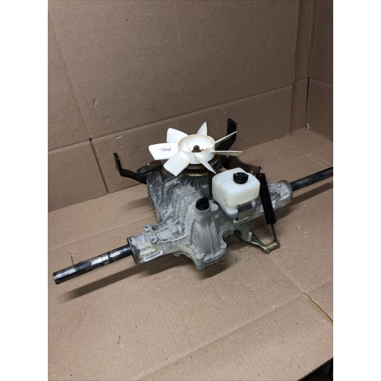 约翰迪尔 190c 割草机拖拉机 tufftorq k62 Hydro 变速驱动桥 am135071 ！