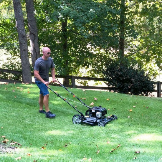 21 in. 140 cc 500e Series Briggs and Stratton Gas Walk Behind Push Mower with