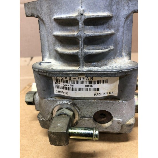 John Deere 717 727 ZeroTurn LawnMower Hydro-Gear Left Side Hydraulic Pump D28227