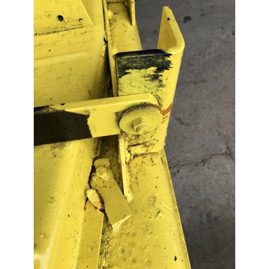 John Deere 400 Garden Tractor 60” Lawn Mower Deck Assembly! Pick Up Only