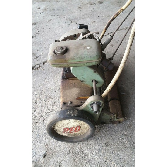 REO Royale Deluxe Model 211 Reel Lawn Mower Gas Engine Type E1 serial# 71585