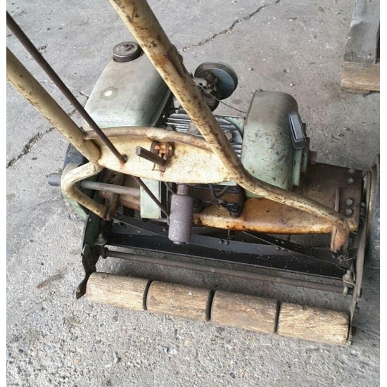 REO Royale Deluxe Model 211 Reel Lawn Mower Gas Engine Type E1 serial# 71585