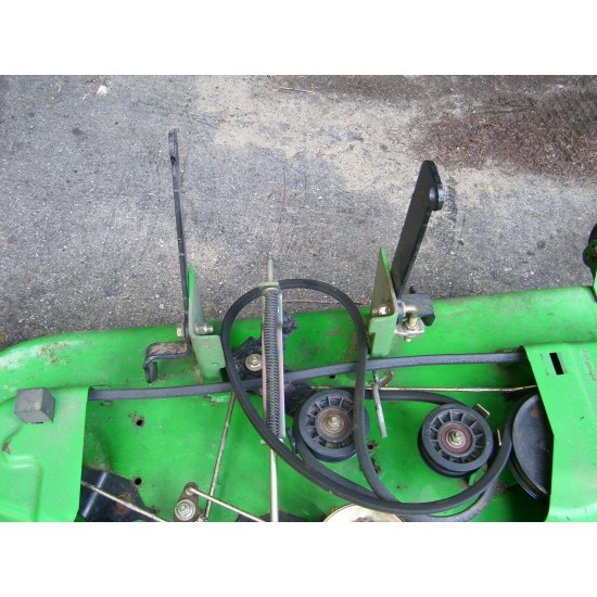 John Deere Sabre lawn tractor 46in mower deck , cutting deck  :