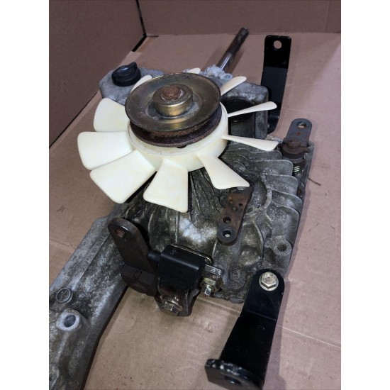 John Deere L120 L130 L110 L107 L111 Lawn Mower TuffTorq Hydro Transaxle AM131580