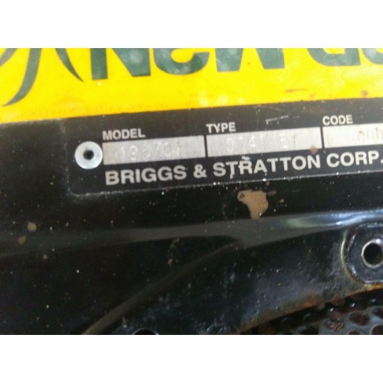 9hp BRIGGS & STRATTON VERTICAL SHAFT  LAWN MOWER ENGINE COMPLETE