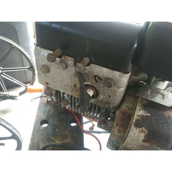 9hp BRIGGS & STRATTON VERTICAL SHAFT  LAWN MOWER ENGINE COMPLETE