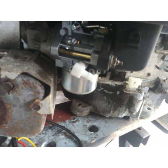 9hp BRIGGS & STRATTON VERTICAL SHAFT  LAWN MOWER ENGINE COMPLETE