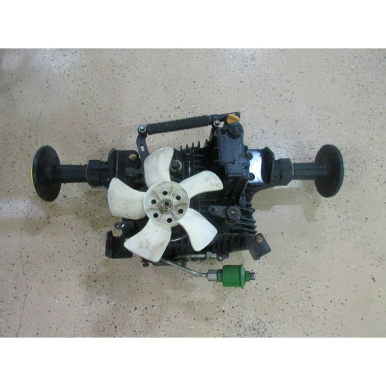 OEM JOHN DEERE 325 345 LAWN GARDEN MOWER HYDROSTATIC TRANSMISSION REAR END K70A