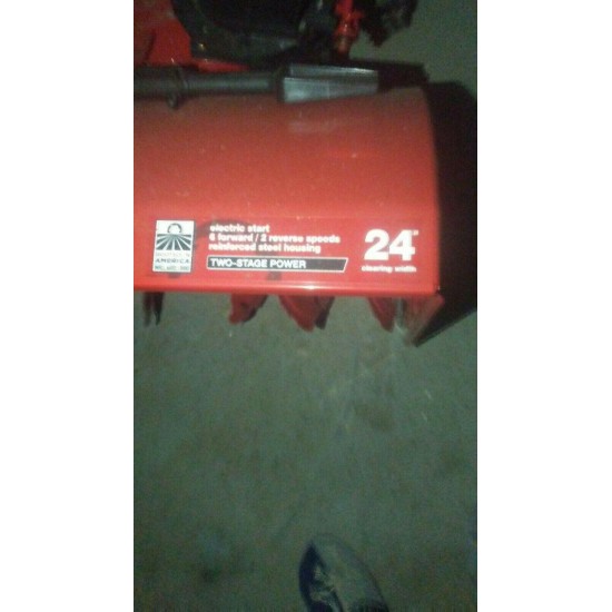 24 在特洛伊螺栓几乎全新吹雪机