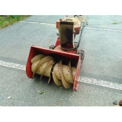 老式 Toro 526 吹雪机