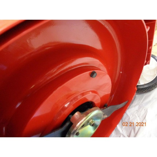 罕见全新 Toro 26682 割草机与铃木 2 循环发动机 31 岁