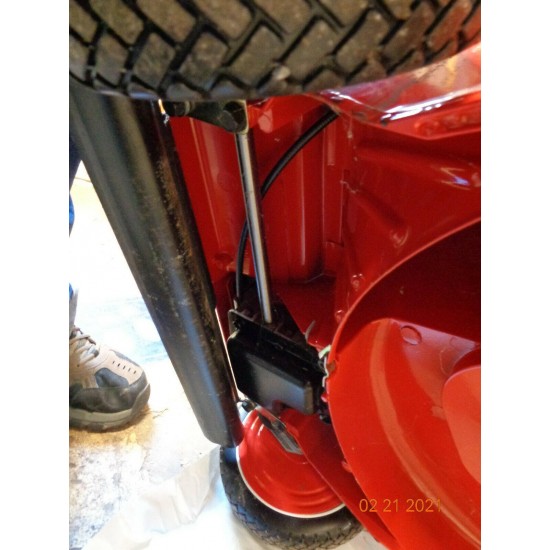 罕见全新 Toro 26682 割草机与铃木 2 循环发动机 31 岁