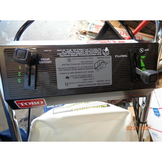 罕见全新 Toro 26682 割草机与铃木 2 循环发动机 31 岁