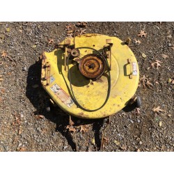 JOHN DEERE 130 LAWN TRACTOR  30” MOWER DECK