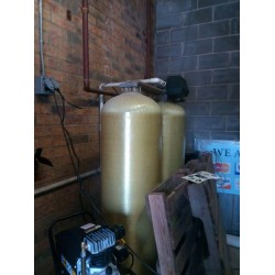 Twin Alternating (2-Tank) Water Softener heavy duty systems with salt tank
