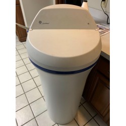 GE GXSH39E01 Water Softener NEW